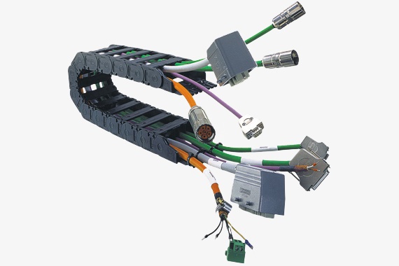 具有不同 chainflex 高柔性电缆的装配拖链